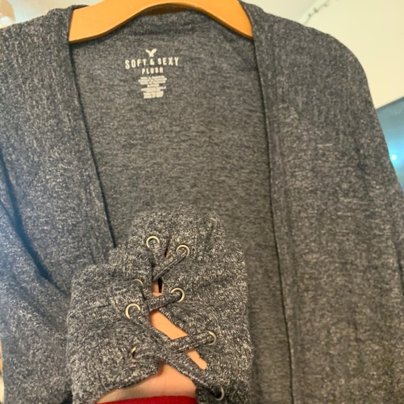 AE Cardigan - Picture 2 of 4